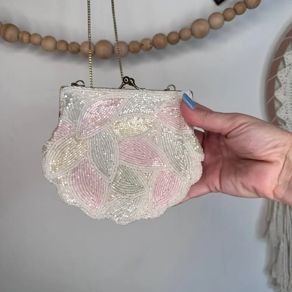 Vintage Walborg Pastel Beaded Seashell Shell Chain Clutch